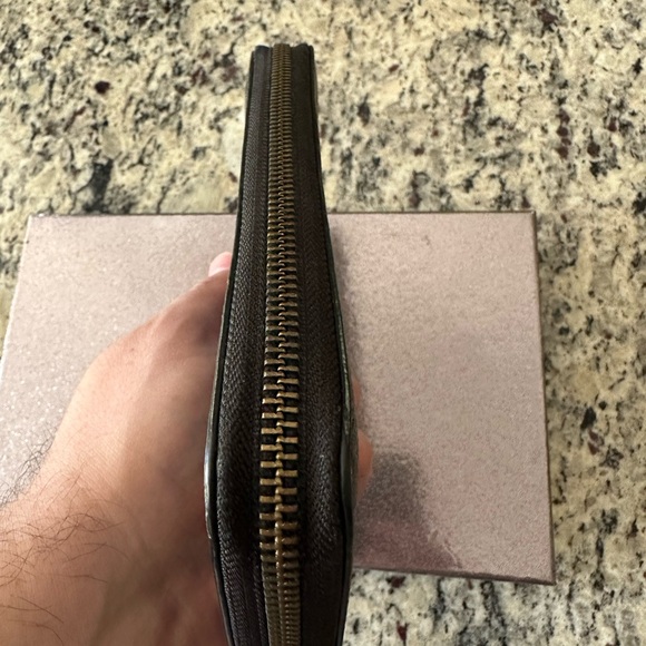 Signature Coach Accordion Zipper Wallet - Picture 4 of 5